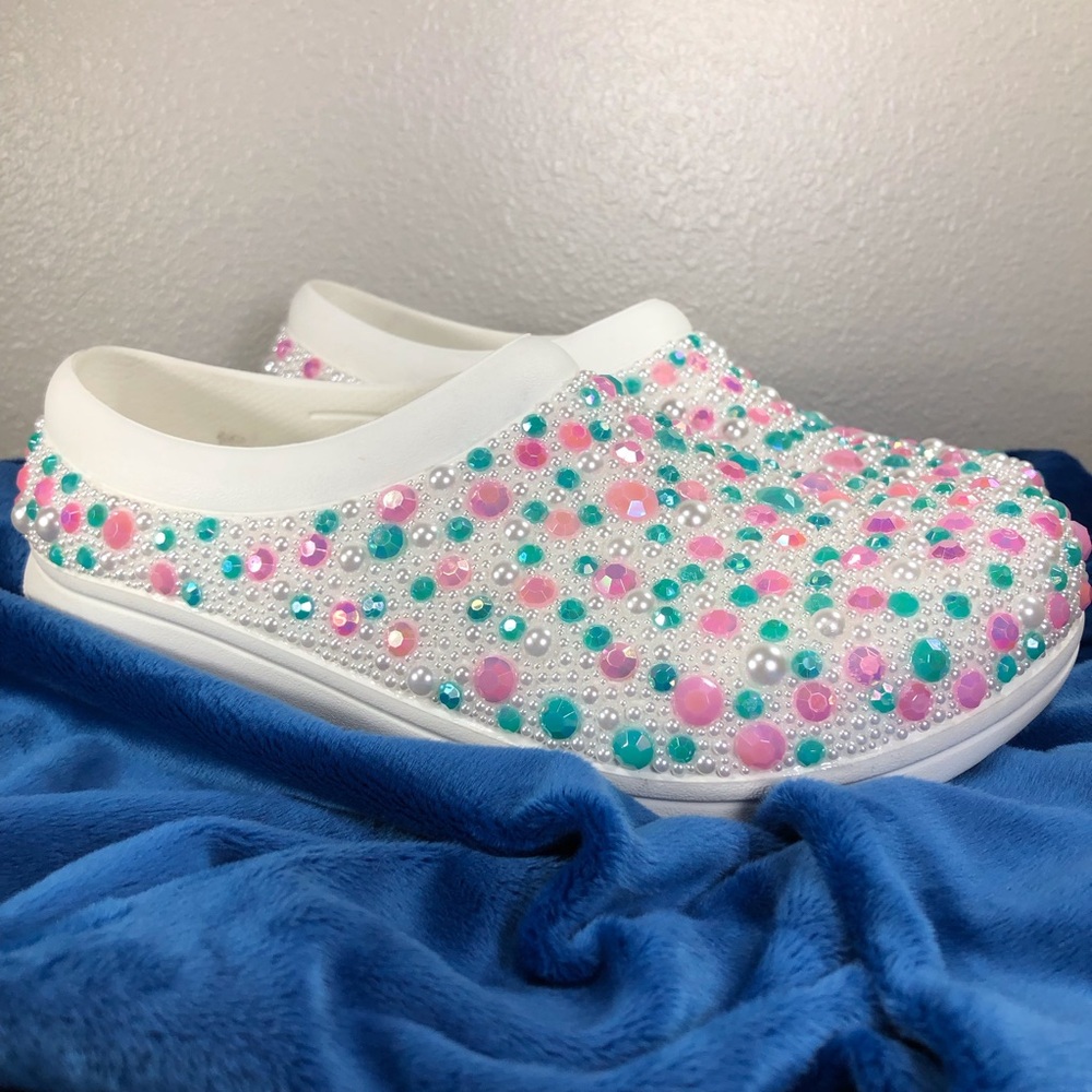 Crocs Custom Blinged Shoe sz 9